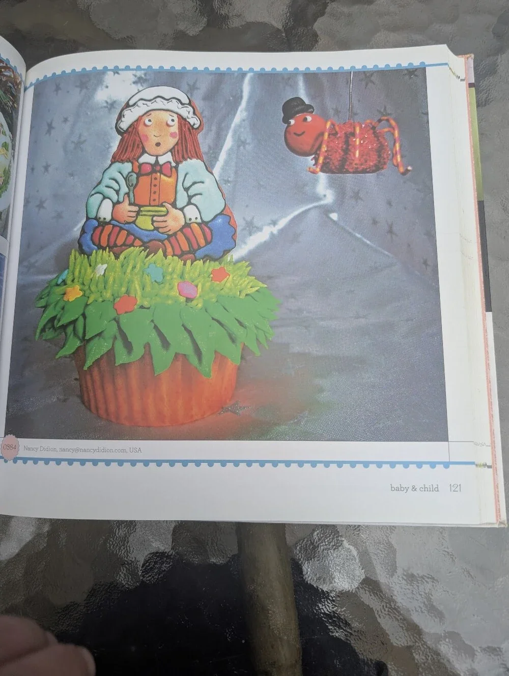Cupcakes, Cookies & Cakes Decorating Ideas Book - Pink & Blue Cover